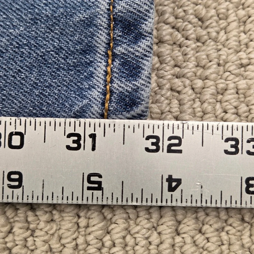 Vintage Levis 550 Relaxed Fit Jeans Medium Wash Blue Mens 38x32 (36x32) Y2K